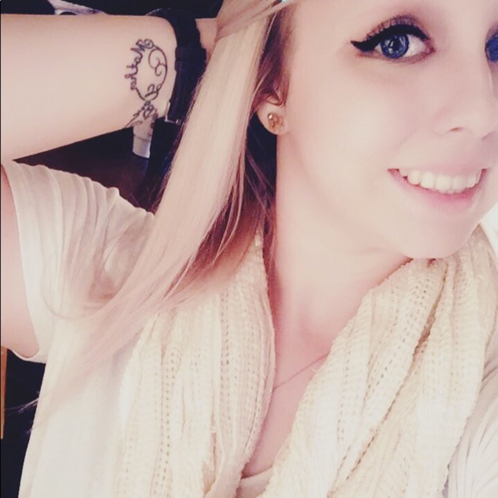 Meet your Posher, Akg